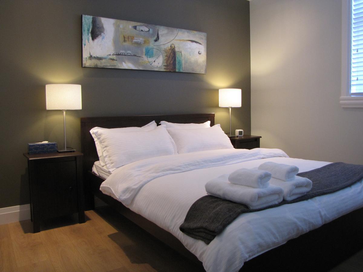 Riverfront Bed And Breakfast Lynn Creek ภายนอก รูปภาพ