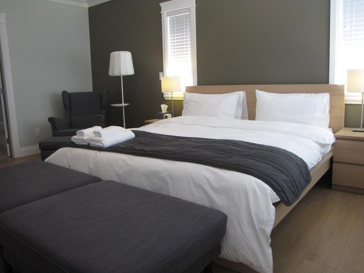 Riverfront Bed And Breakfast Lynn Creek ภายนอก รูปภาพ