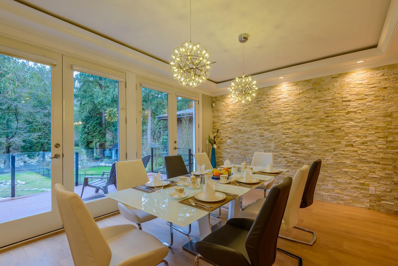 Riverfront Bed And Breakfast Lynn Creek ภายนอก รูปภาพ